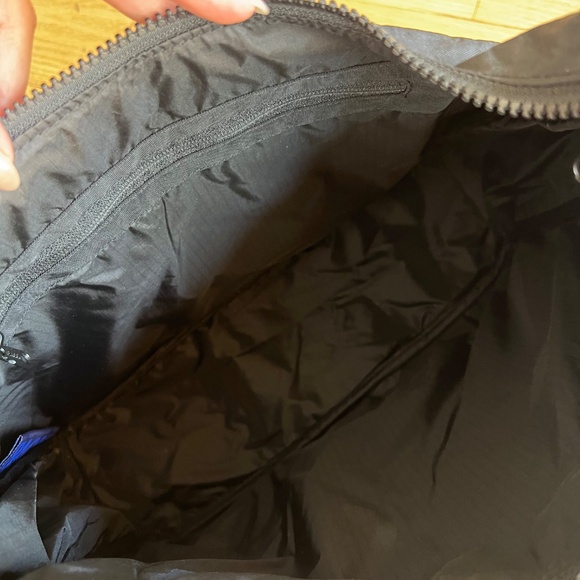 Baggu Nylon Medium Shoulder Bag - Picture 5 of 5